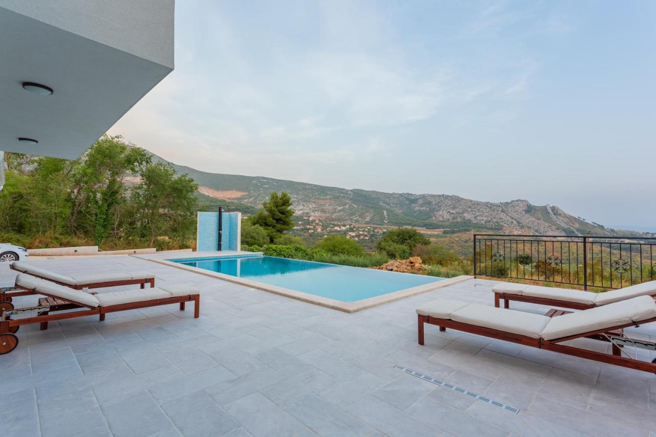 Secluded House - Guaranteed Privacy - Heated Pool Βίλα Klis Εξωτερικό φωτογραφία