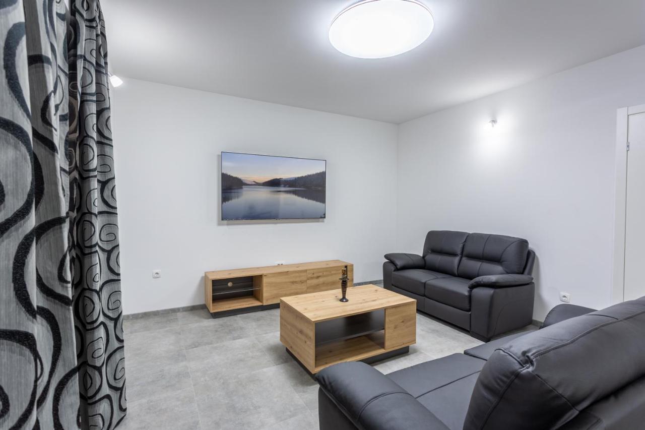 Secluded House - Guaranteed Privacy - Heated Pool Βίλα Klis Εξωτερικό φωτογραφία
