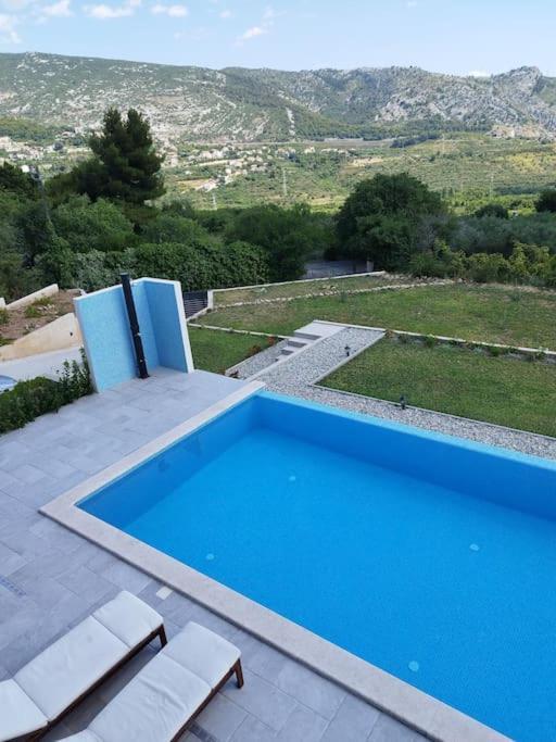 Secluded House - Guaranteed Privacy - Heated Pool Βίλα Klis Εξωτερικό φωτογραφία